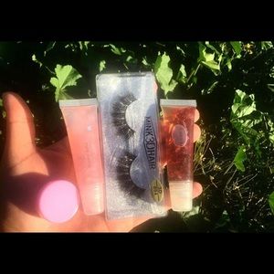 Lash and lipgloss duo